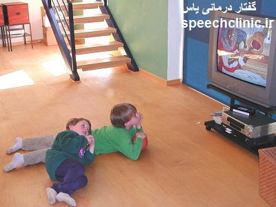 آیا تماشای تلویزیون به افزایش واژگان کودک کمک می کند؟